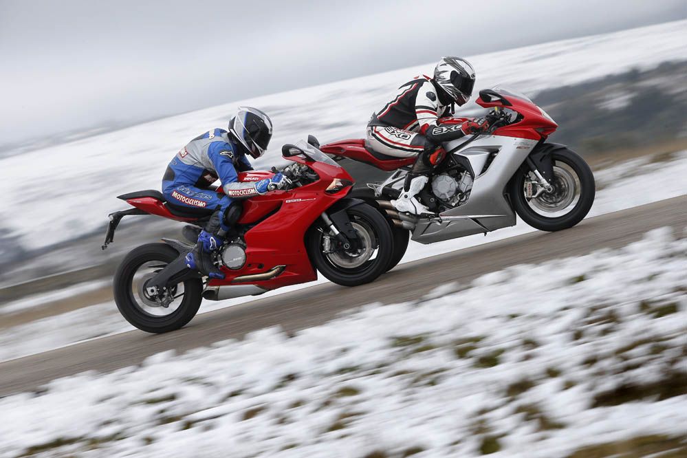 Comparativa: Ducati 899 Panigale - Mv Agusta F3 800. Galería de fotos.