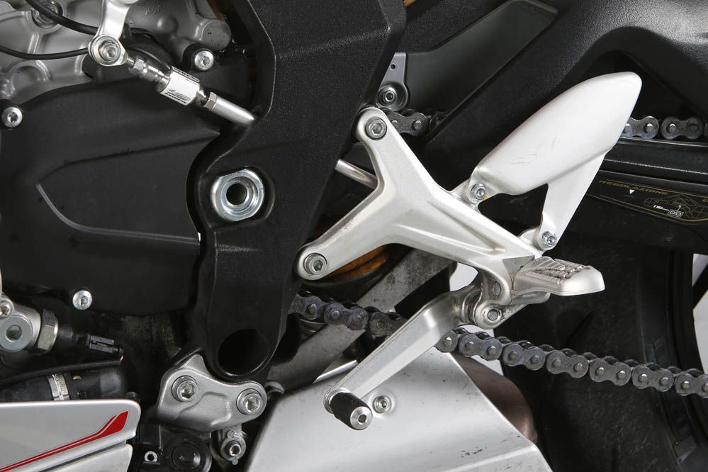 Comparativa: Ducati 899 Panigale - Mv Agusta F3 800. Galería de fotos.