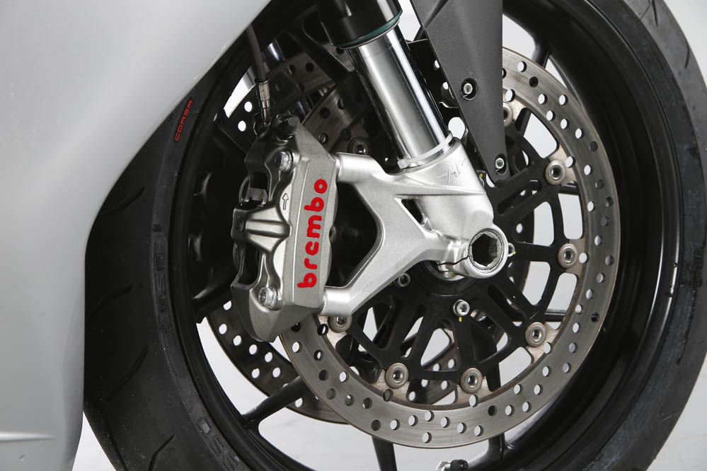 Comparativa: Ducati 899 Panigale - Mv Agusta F3 800. Galería de fotos.