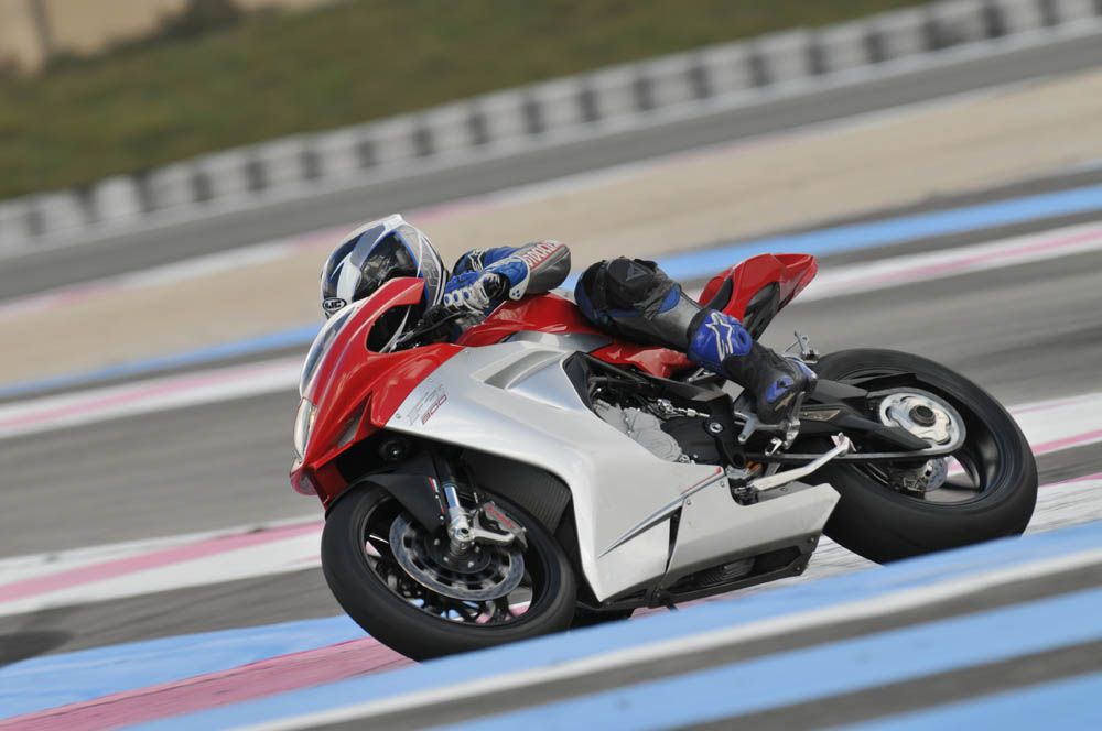 Comparativa: Ducati 899 Panigale - Mv Agusta F3 800. Galería de fotos.
