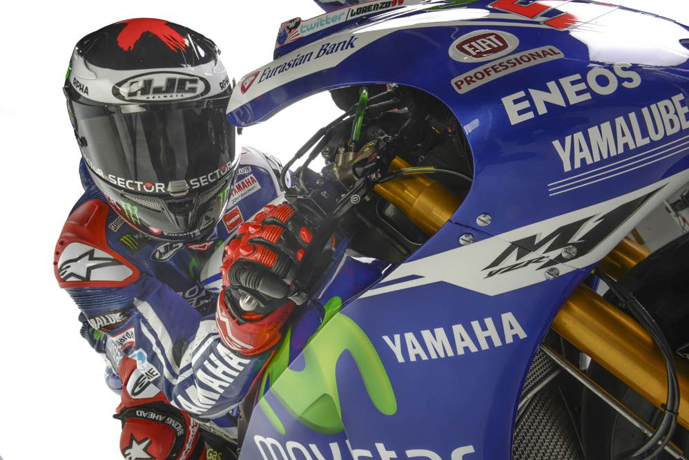 Las Yamaha de Lorenzo y Rossi con los colores de Movistar