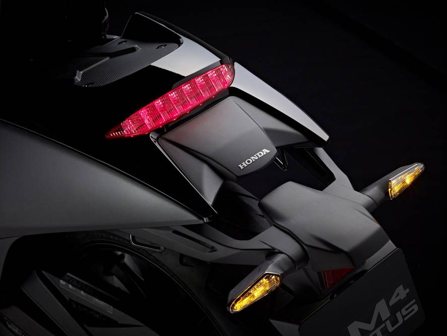 Honda NM4 Vultus. Galería
