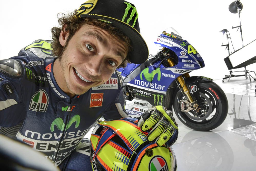 Las Yamaha de Lorenzo y Rossi con los colores de Movistar