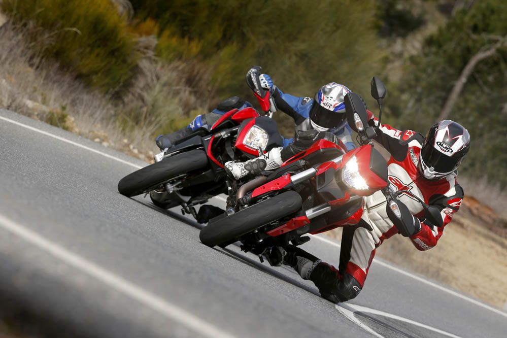 Comparativa Ducati Hypermotard y MV Agusta Rivale 800. Galería de fotos