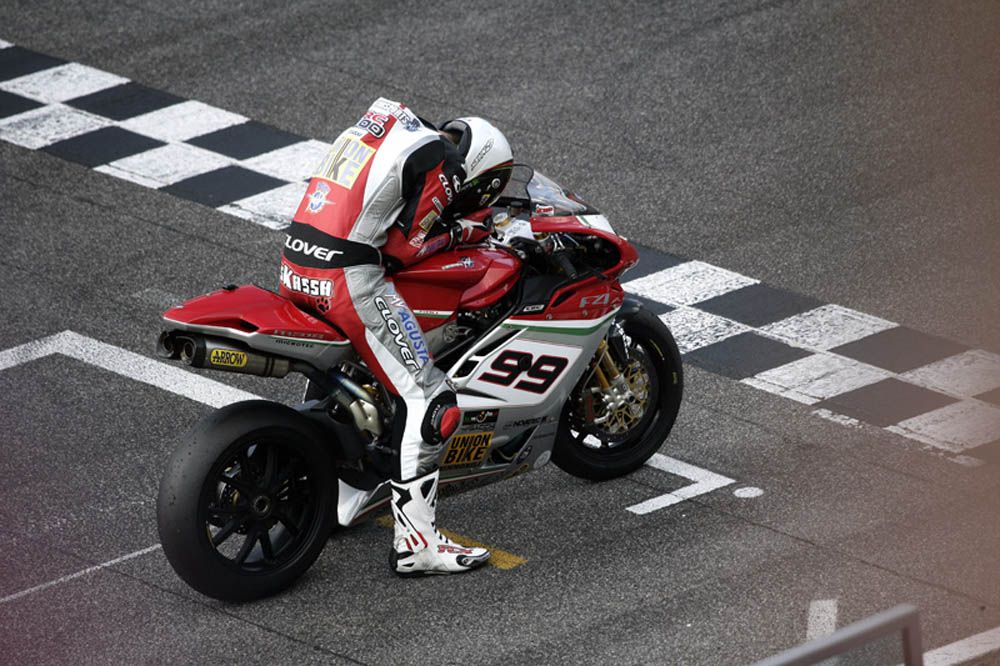 Fotos: MV Agusta vuelve a ganar