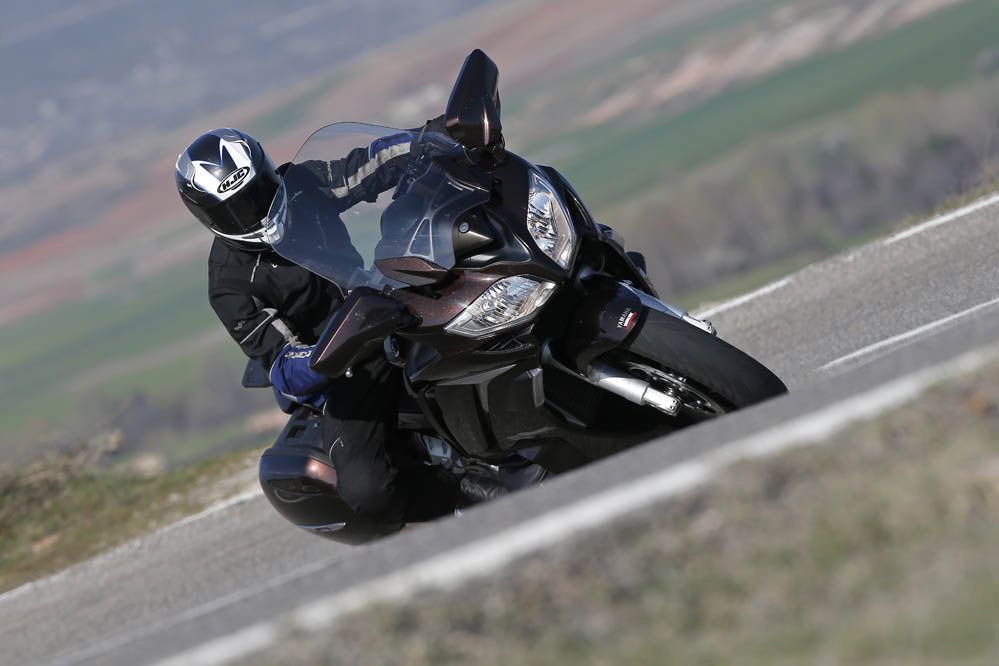 Fotos Comparativa BMW R 1200 RT, Triumph Trophy SE, Yamaha FJR1300A