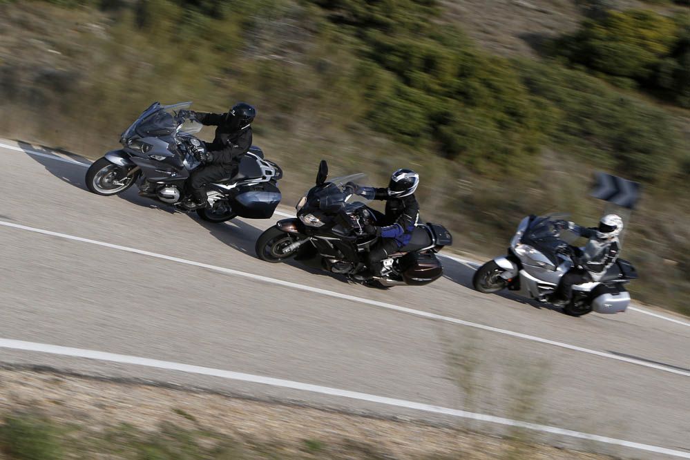 Fotos Comparativa BMW R 1200 RT, Triumph Trophy SE, Yamaha FJR1300A