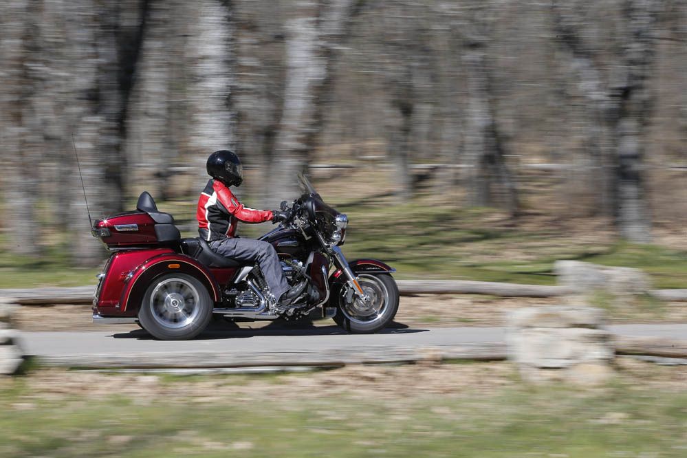 Harley-Davidson Tri Glide Ultra. Galería de fotos