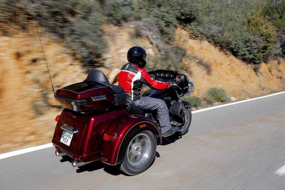 Harley-Davidson Tri Glide Ultra. Galería de fotos