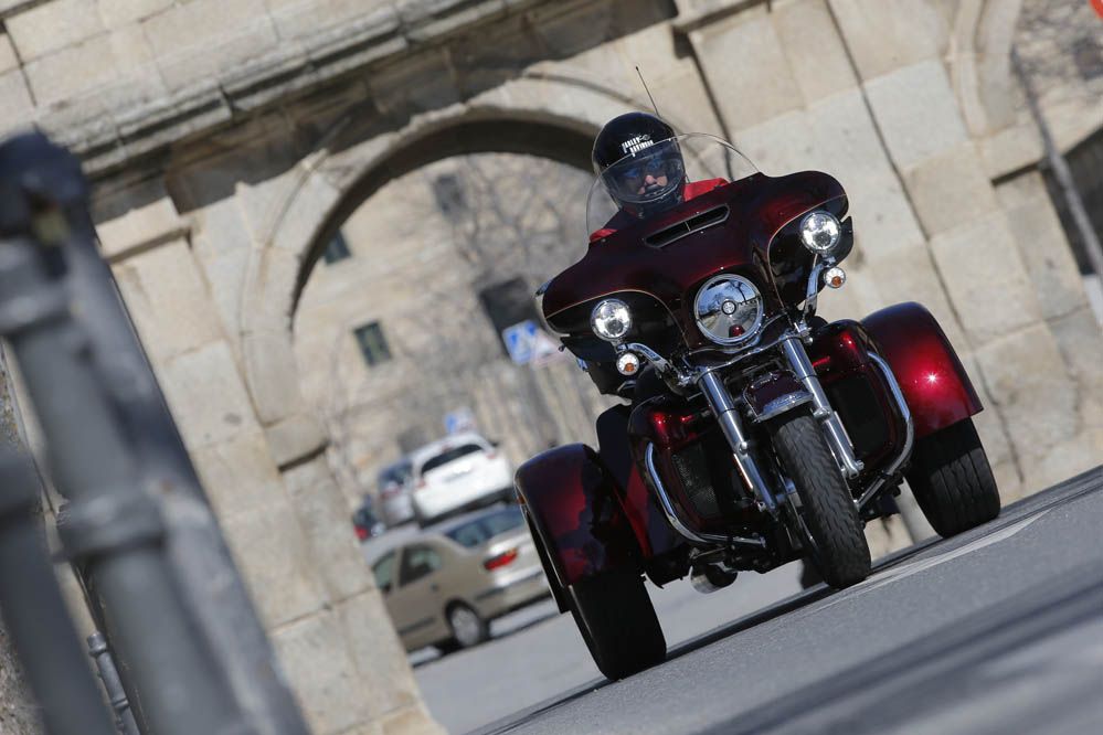 Harley-Davidson Tri Glide Ultra. Galería de fotos