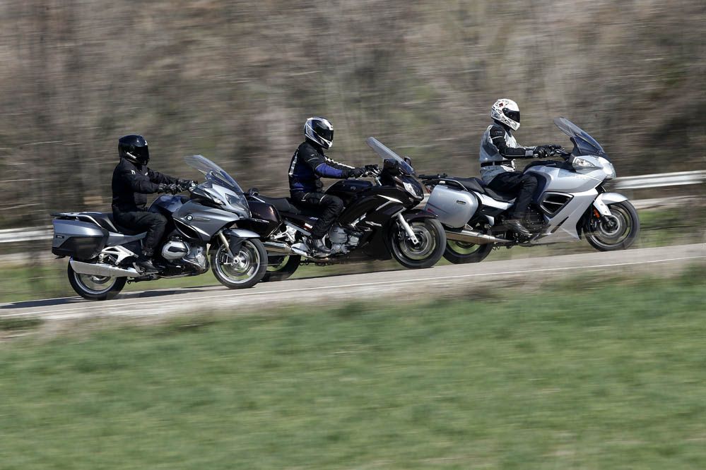 Fotos Comparativa BMW R 1200 RT, Triumph Trophy SE, Yamaha FJR1300A