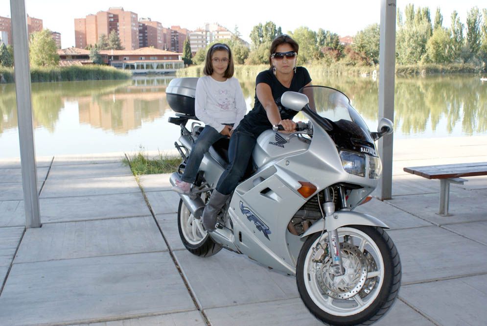 Objetivo 100.000: Honda VFR750F. Galería