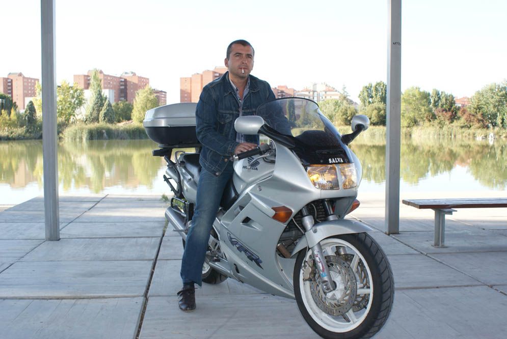 Objetivo 100.000: Honda VFR750F. Galería