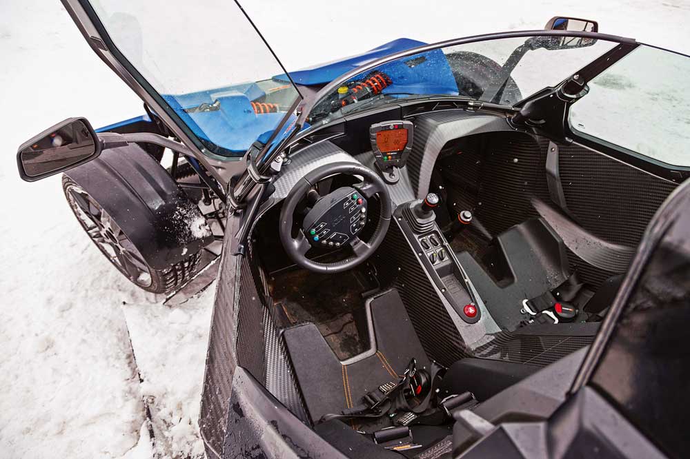 KTM XBow versus KTM 450 SXF en la nieve