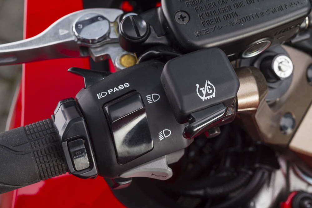 Prueba de la Honda VFR800F. Galería