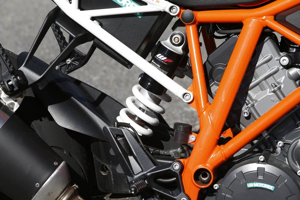 Comparativa naked: BMW, Ducati, Kawasaki y KTM. Galería