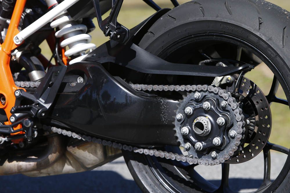 Comparativa naked: BMW, Ducati, Kawasaki y KTM. Galería