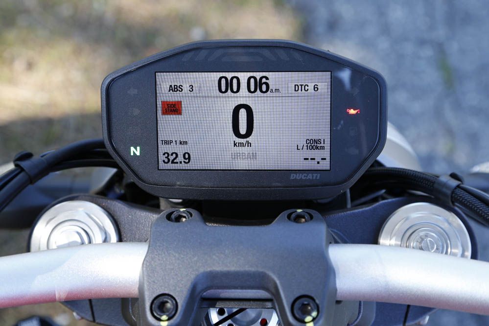 Comparativa naked: BMW, Ducati, Kawasaki y KTM. Galería