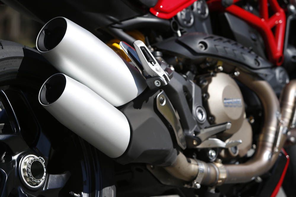 Comparativa naked: BMW, Ducati, Kawasaki y KTM. Galería