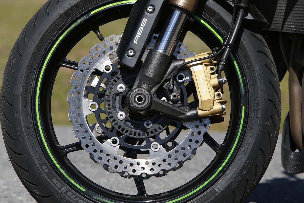 Comparativa naked: BMW, Ducati, Kawasaki y KTM. Galería