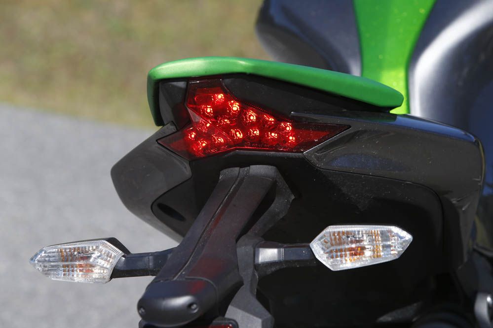 Comparativa naked: BMW, Ducati, Kawasaki y KTM. Galería