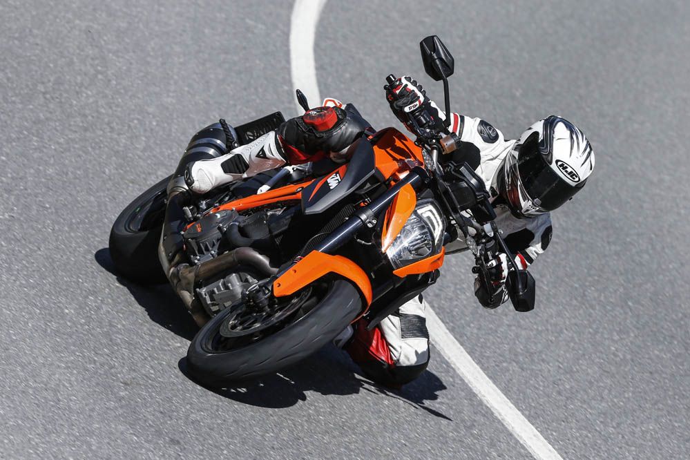 Comparativa naked: BMW, Ducati, Kawasaki y KTM. Galería
