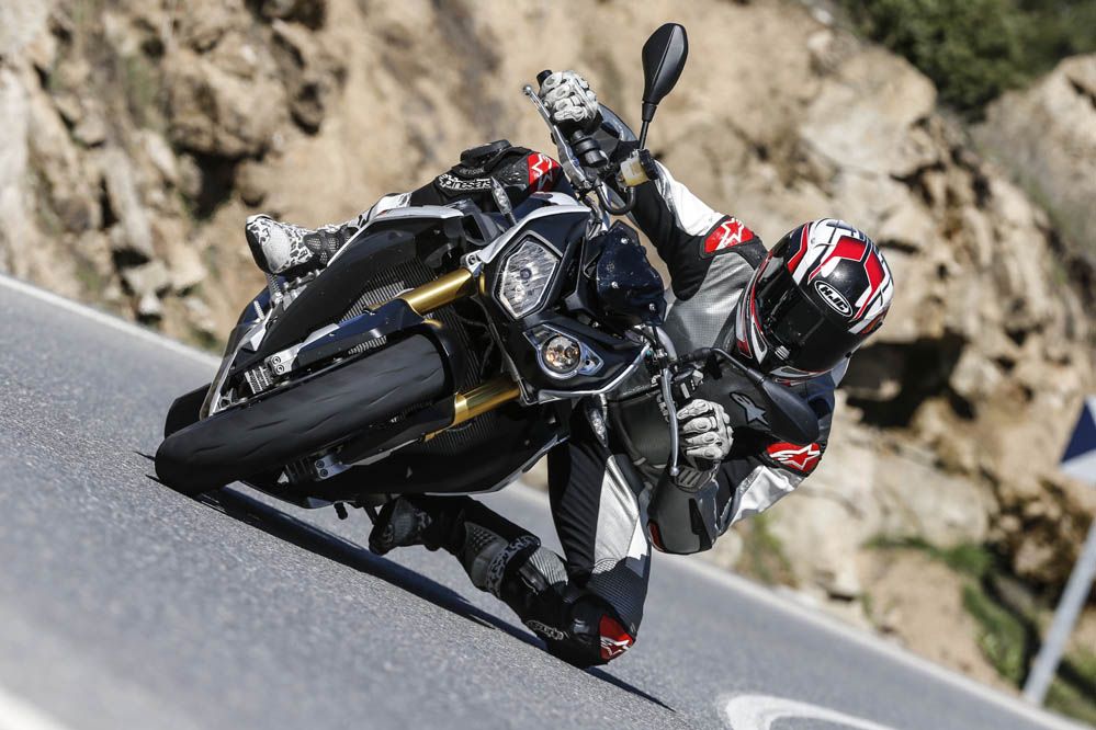 Comparativa naked: BMW, Ducati, Kawasaki y KTM. Galería