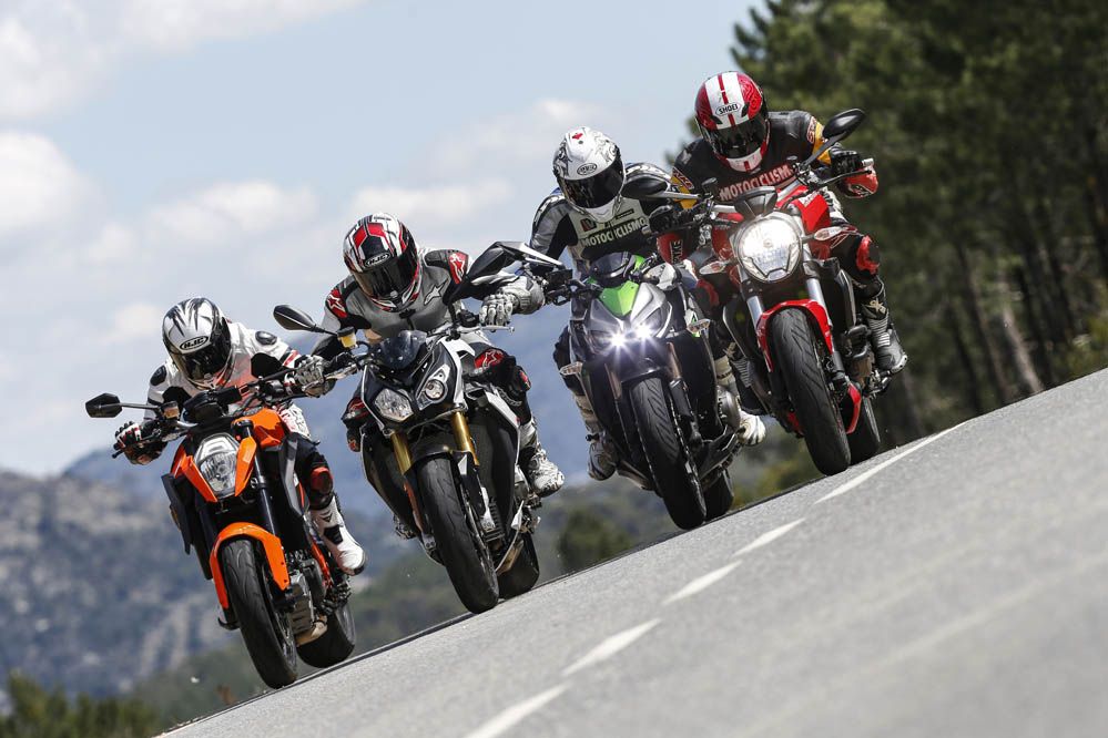 Comparativa naked: BMW, Ducati, Kawasaki y KTM. Galería