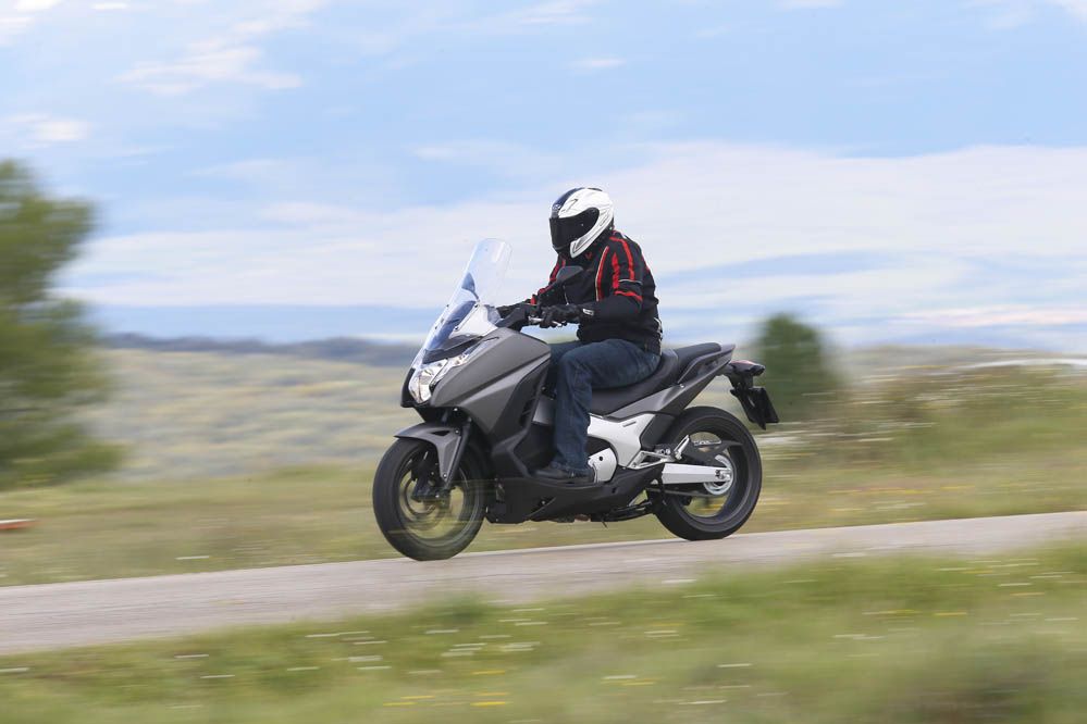 Prueba de la Honda Integra 750. Galería
