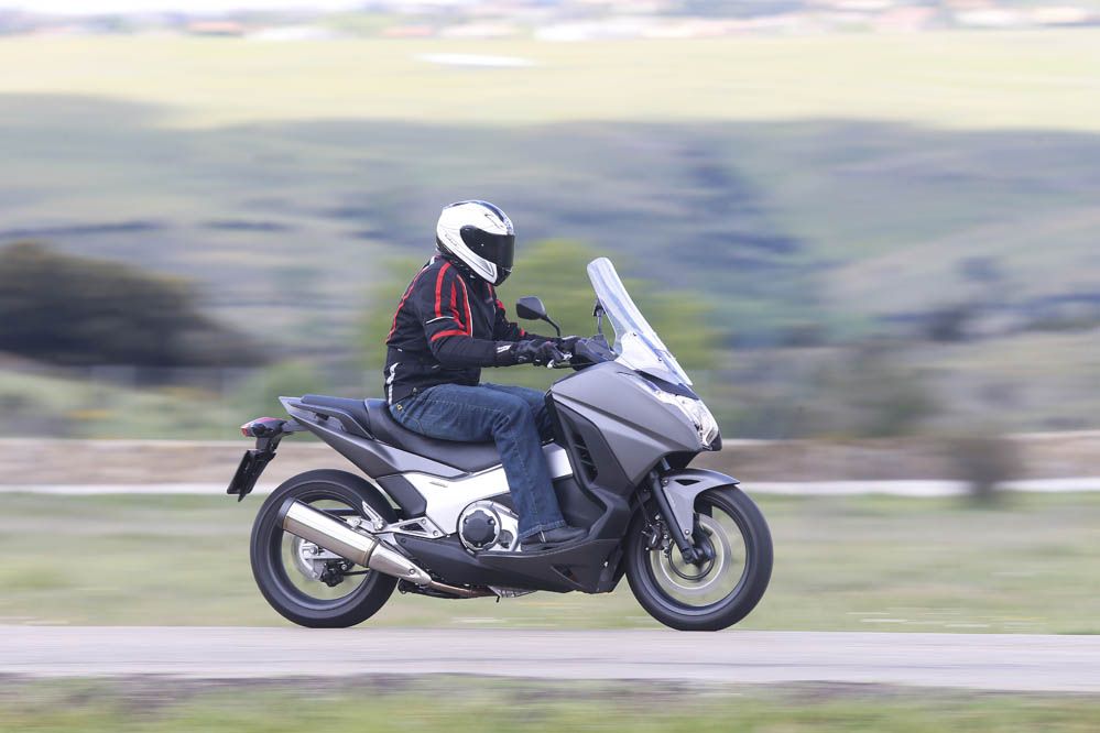 Prueba de la Honda Integra 750. Galería