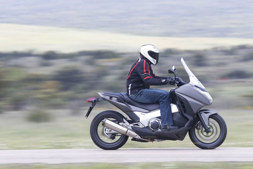 Prueba de la Honda Integra 750. Galería
