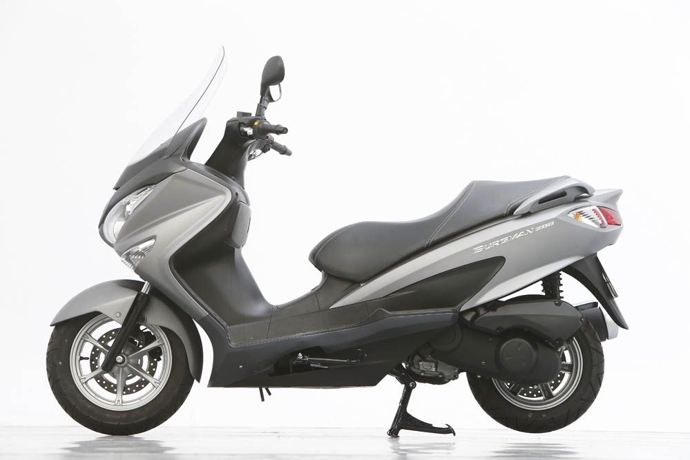 Comparativa scooter 200: Peugeot, SYM y Suzuki. Galería