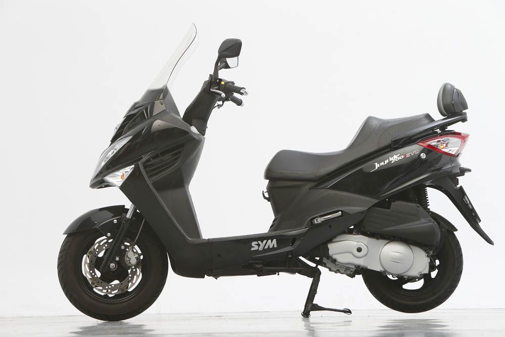 Comparativa scooter 200: Peugeot, SYM y Suzuki. Galería