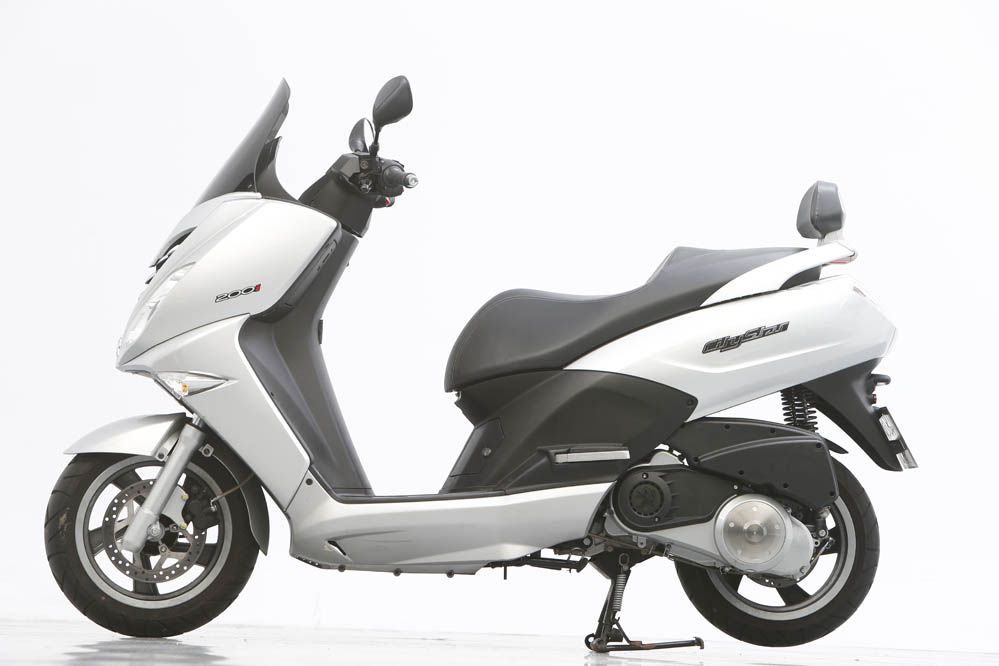 Comparativa scooter 200: Peugeot, SYM y Suzuki. Galería