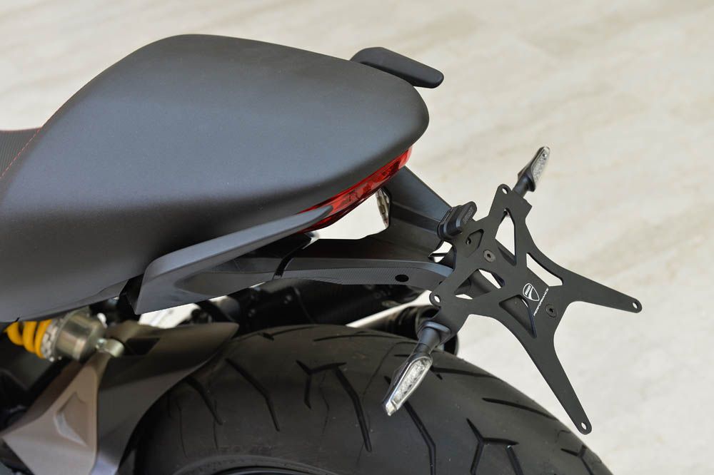 Ducati Monster 821. Fotos