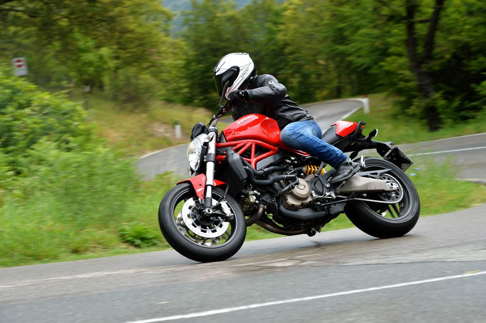 Ducati Monster 821. Fotos