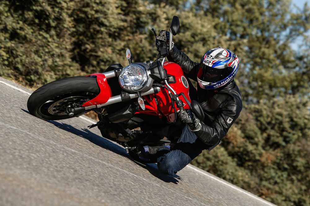 Ducati Monster 821. Fotos