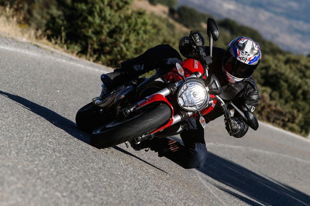 Ducati Monster 821. Fotos