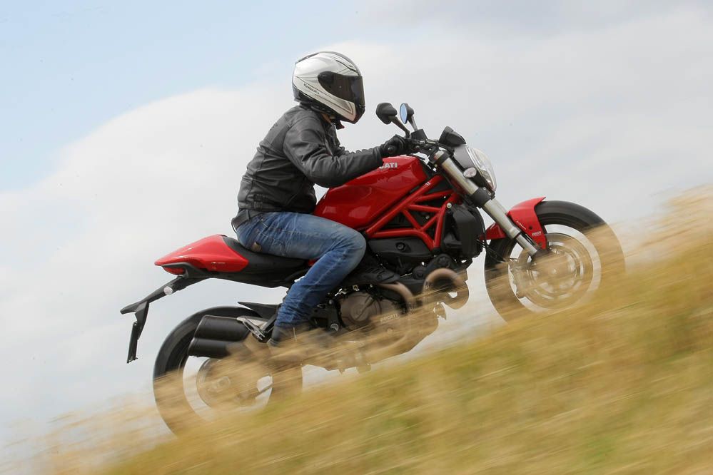 Ducati Monster 821. Fotos
