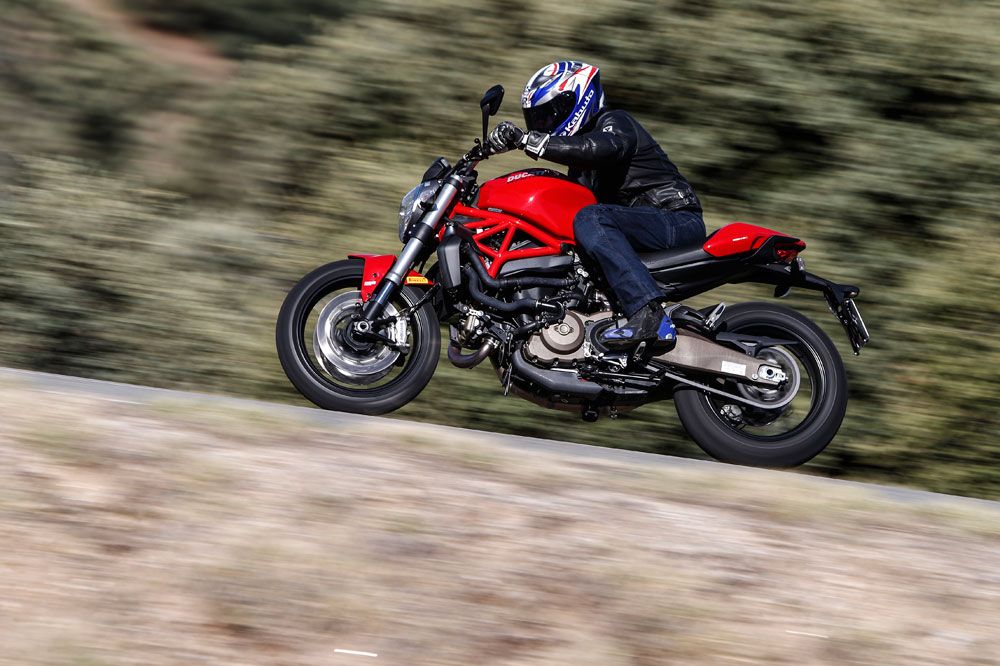 Ducati Monster 821. Fotos