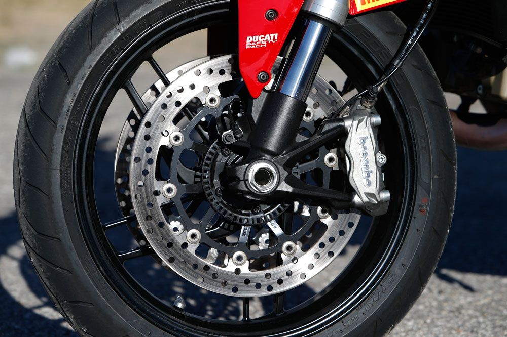 Ducati Monster 821. Fotos