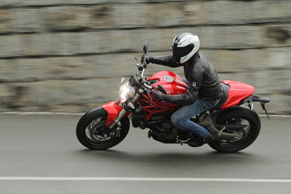 Ducati Monster 821. Fotos