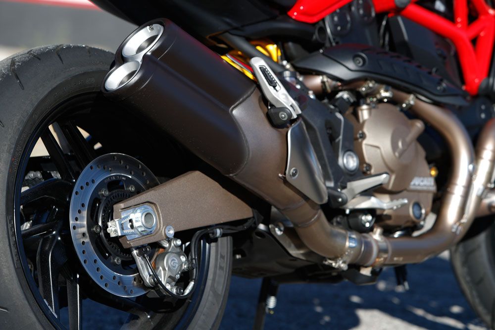 Ducati Monster 821. Fotos