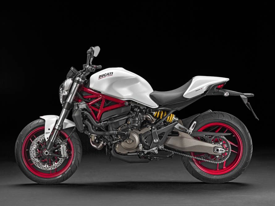 Ducati Monster 821. Fotos