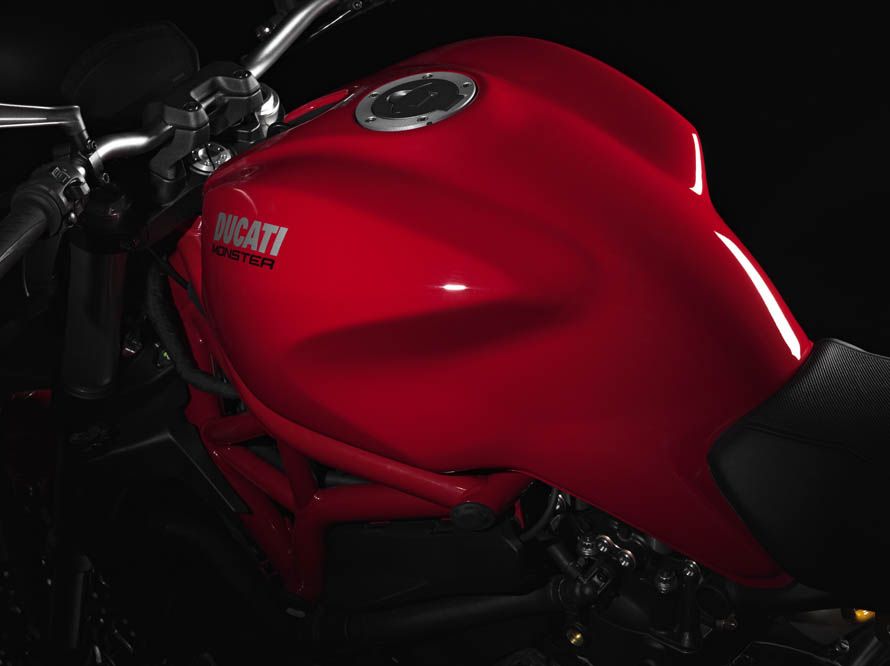 Ducati Monster 821. Fotos
