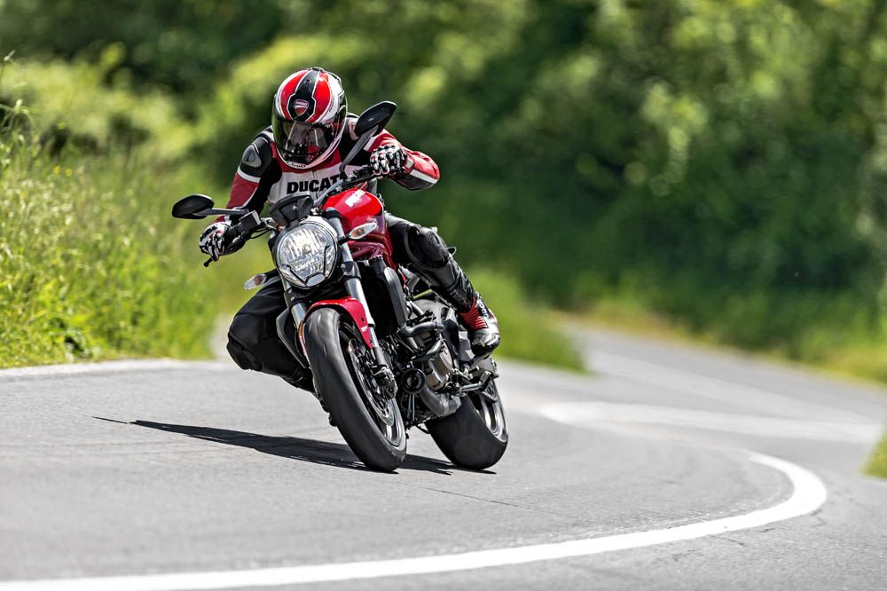 Ducati Monster 821. Fotos