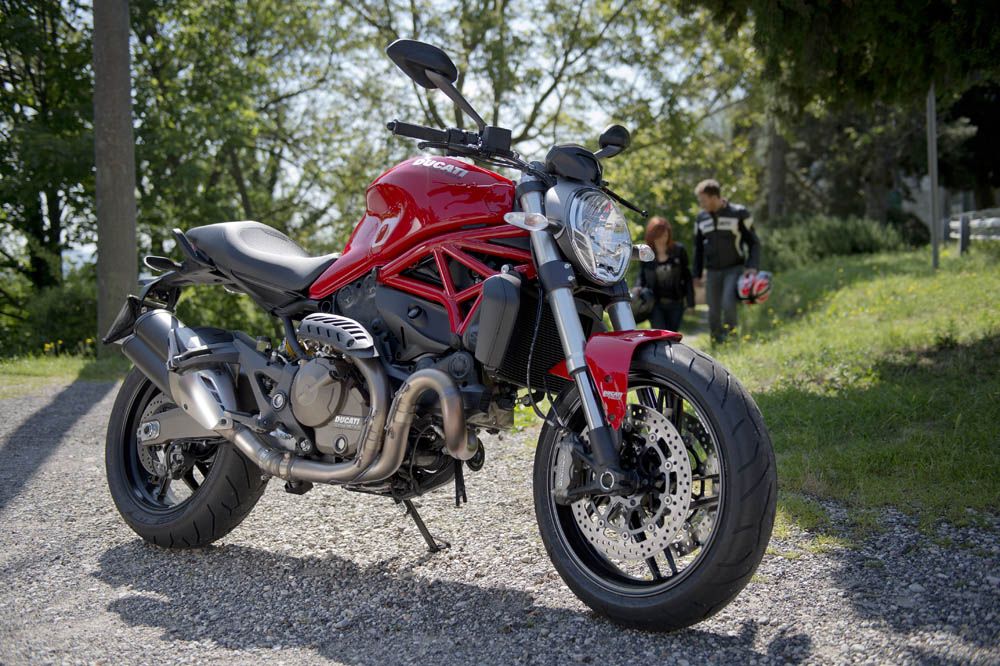 Ducati Monster 821. Fotos
