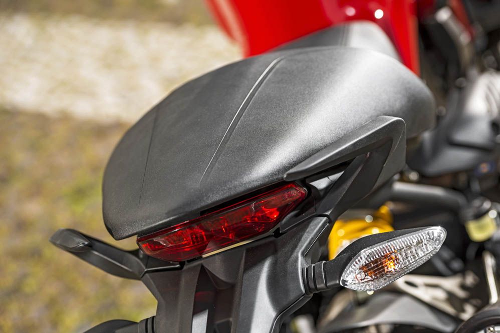 Ducati Monster 821. Fotos