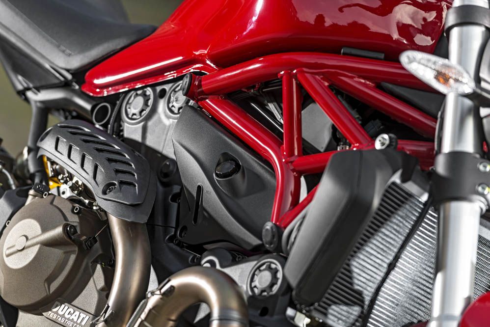 Ducati Monster 821. Fotos
