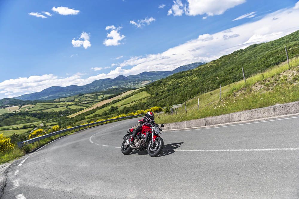 Ducati Monster 821. Fotos